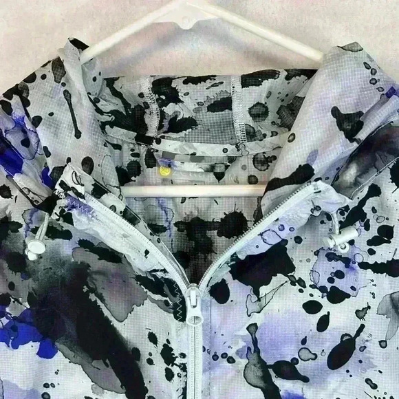 Zella Jacket Blue Women’s Size Medium Packable in Zippered Back Pocket - Picture 4 of 12